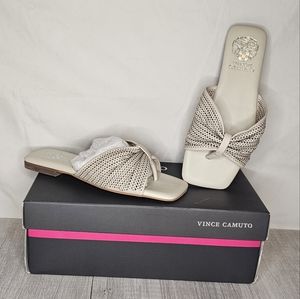 Vince Camuto Amahlee Flat size 5.5